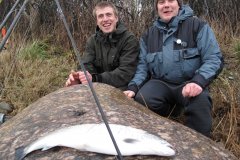 07-03-2009, Langelandsturen Kurt Nøttrup og Jesper Hansen med lørdagens første havørred fanget af Jesper 