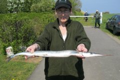 07-05-2011, Den årlige hornfiskekonkurrence Lene Olsen med vinderfisken