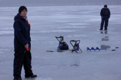 09-01-2011, Lene Olsen og Johnny på isfiskeri - dejlig tur